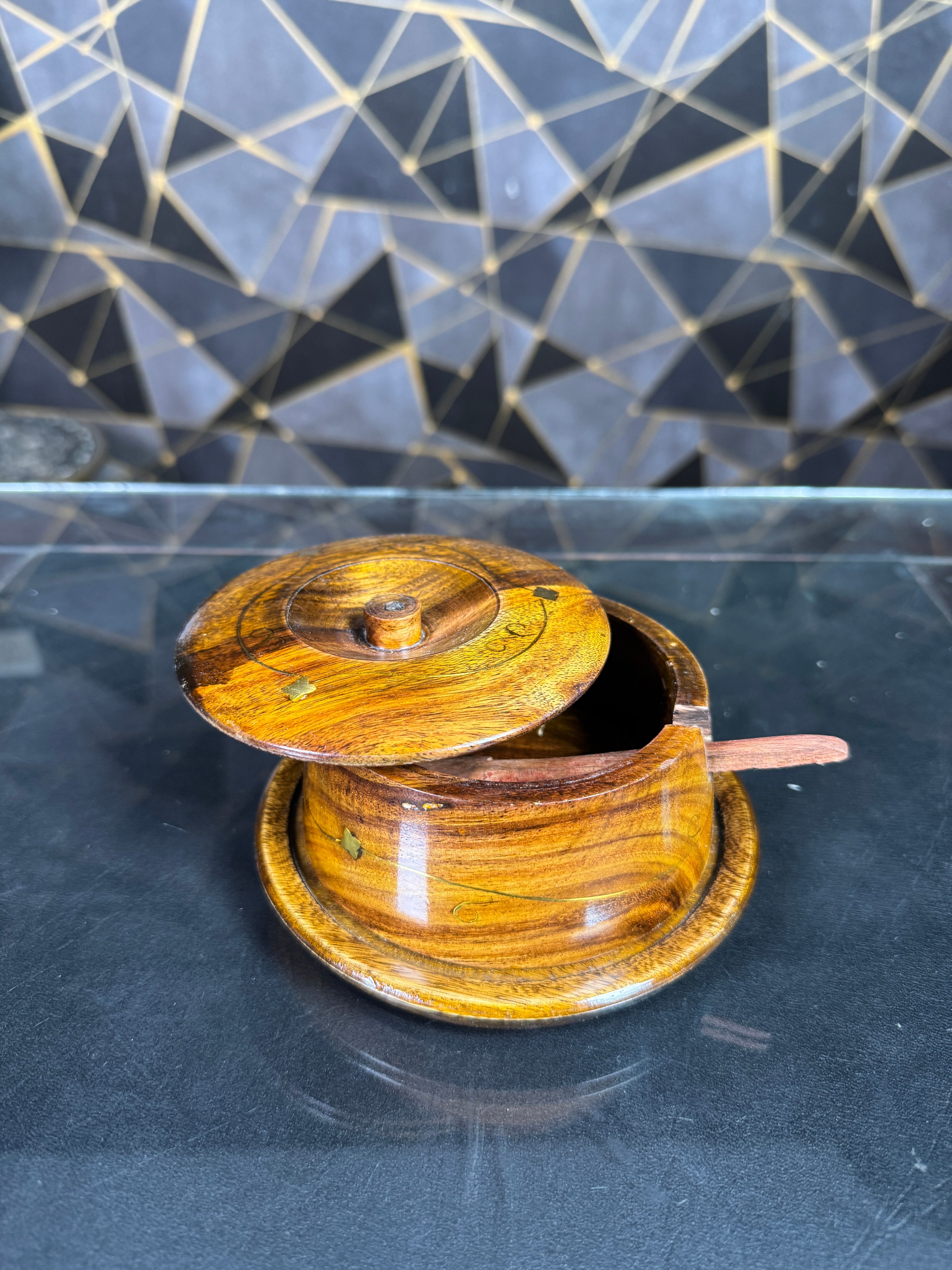 sugar pot