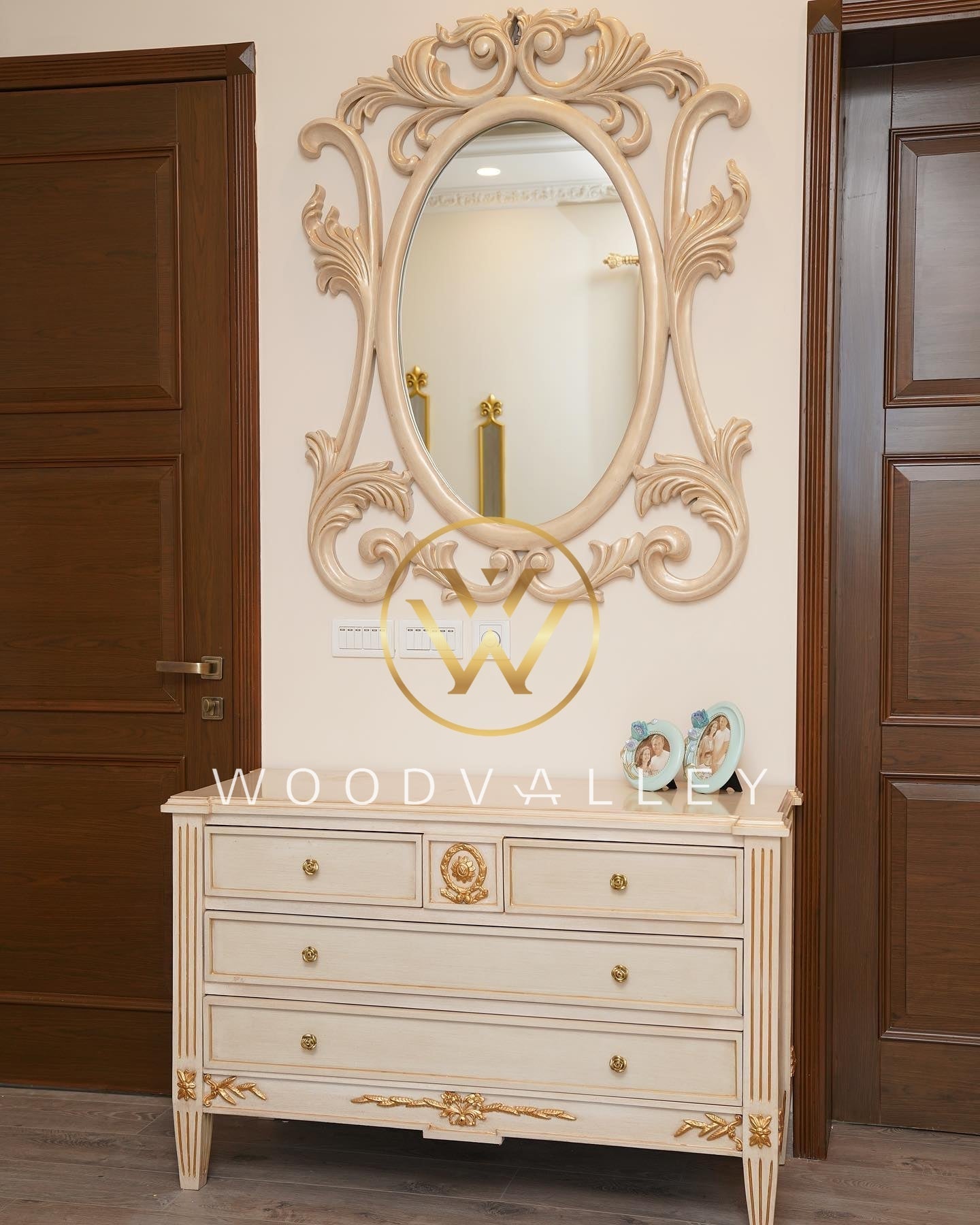 White Chalk Gold Bed Set