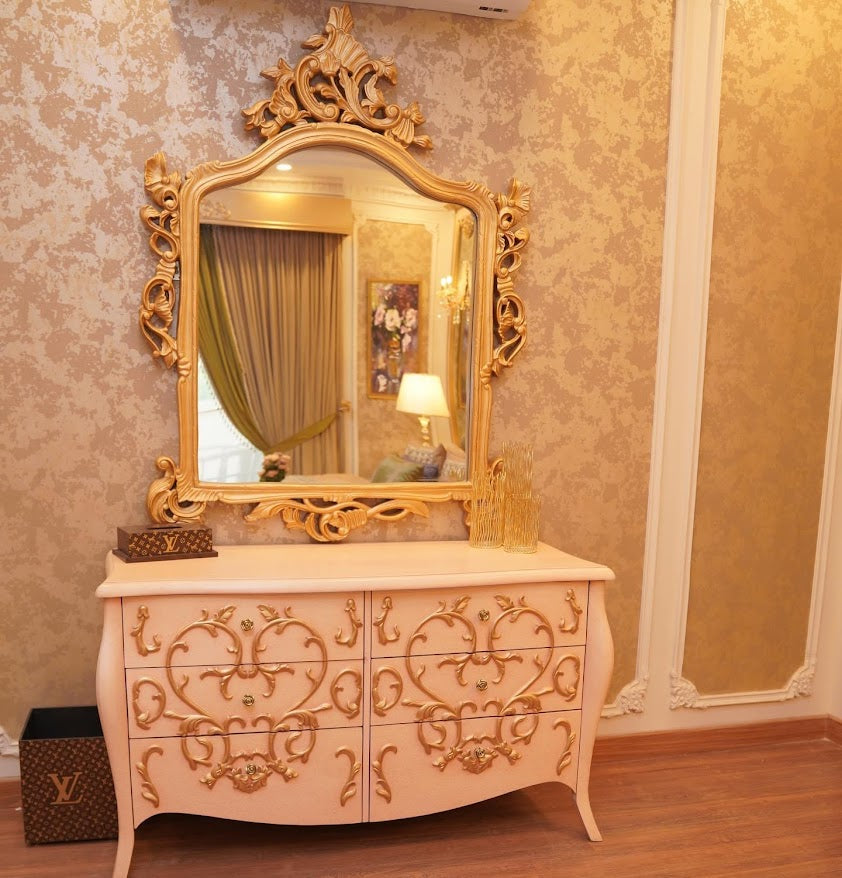 White Gold Crown Bed Set